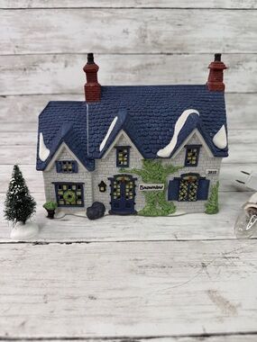 Department 56 “Brownlow House” 1990 Dickens Christmas Village with light no box